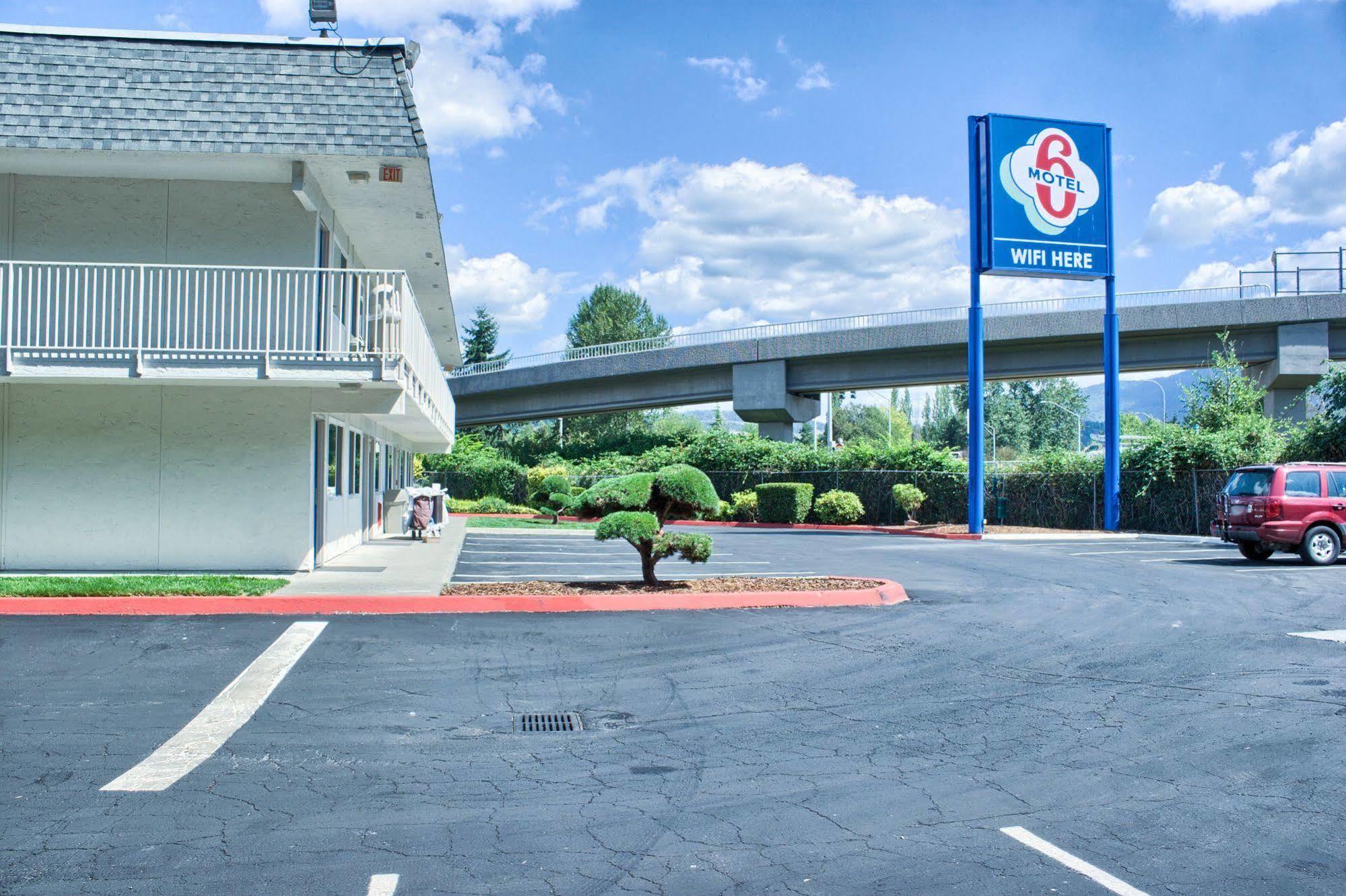 Motel 6-Issaquah, Wa - Seattle - East Exterior photo